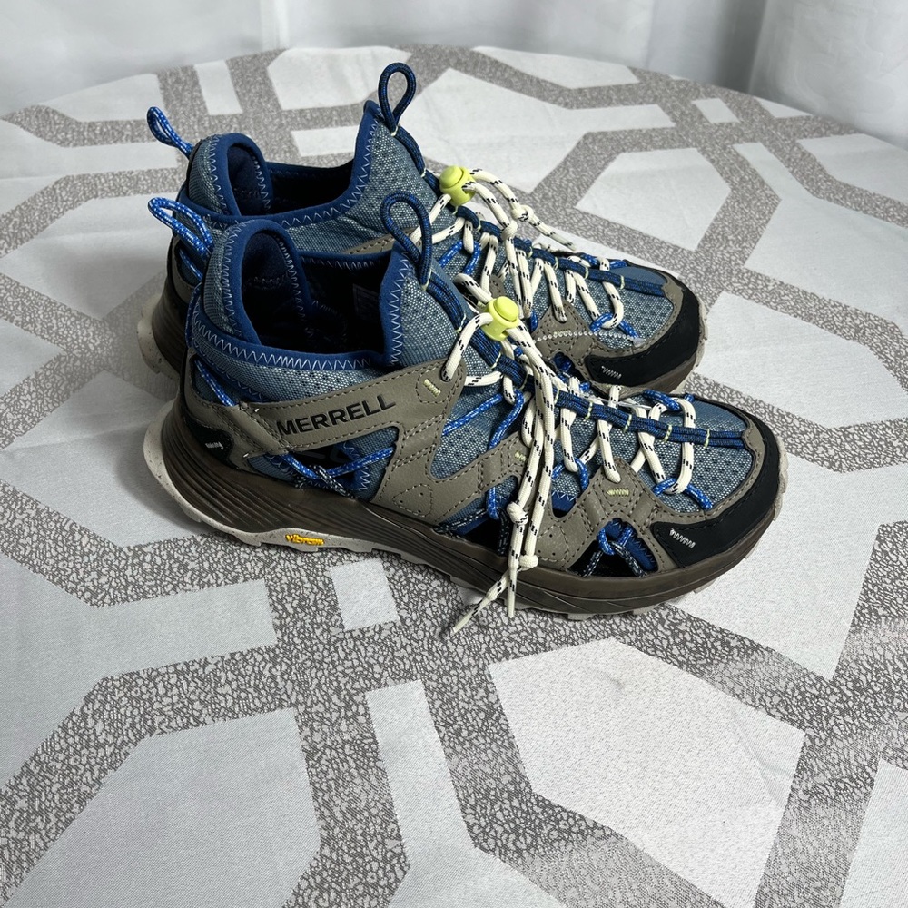Merrell Women Moab Flight Trail Hiking Shoe  8.5